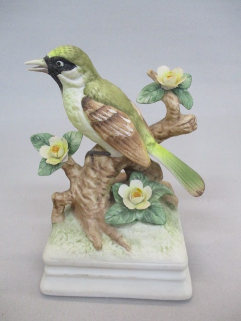 Gorham Bisque Porcelain Bird on Branch Music Box: 6"