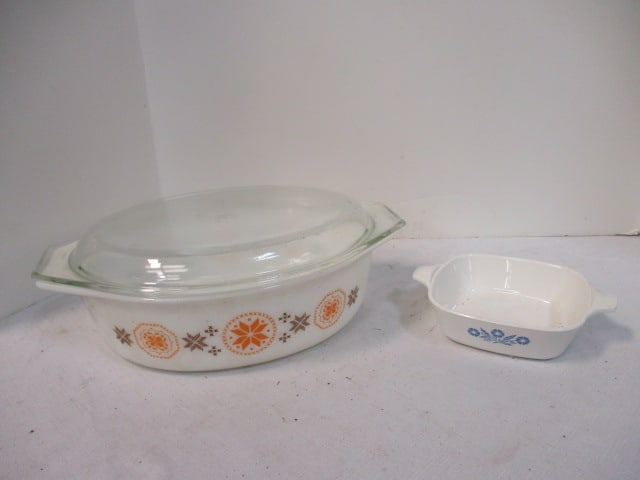 Vintage Town and Country Oval Casserole Dish with Lid and Small Corning Petite Pan.: 5 1/4'' Square. Pyrex 2 1/2 Quart.