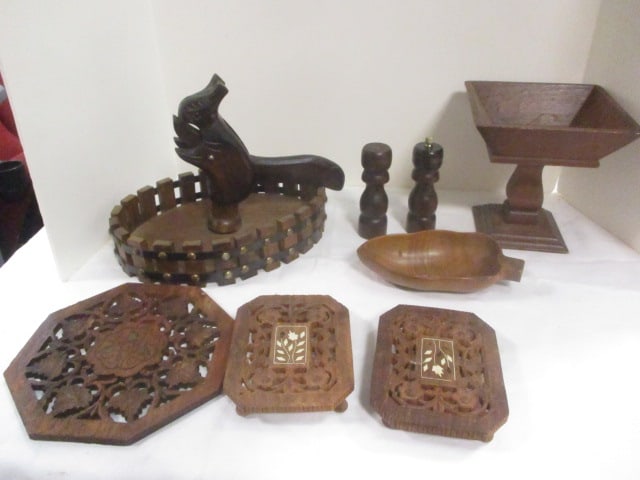 Squirrel Nut Cracker Bowl & Misc. Wood Items (1 of 9)