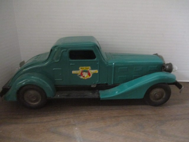 Vintage 1930s Marx "Dick Tracy Police Dept." Litho Green Siren Tin Car: 15". Needs Batteries