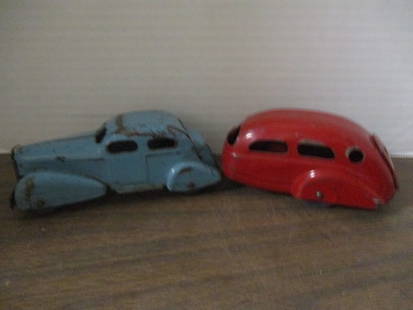 Vintage Wyandotte "Coupe" and "Camper Trailer" Pressed Steel Toy Car: 6" and 5"