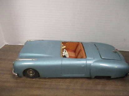 Vintage JNF "Gigant de Luxe" Metal Battery-Operated Toy Car: 12"