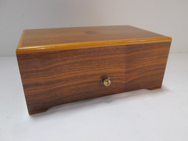 Vintage Thorens Inlaid Crest Music Box: 6 3/4" x 4" x 3", winds and plays "Fiddler On the Roof, If I Were a Rich Man, Sunrise, Sunset and Tradition. Made in Switzerland