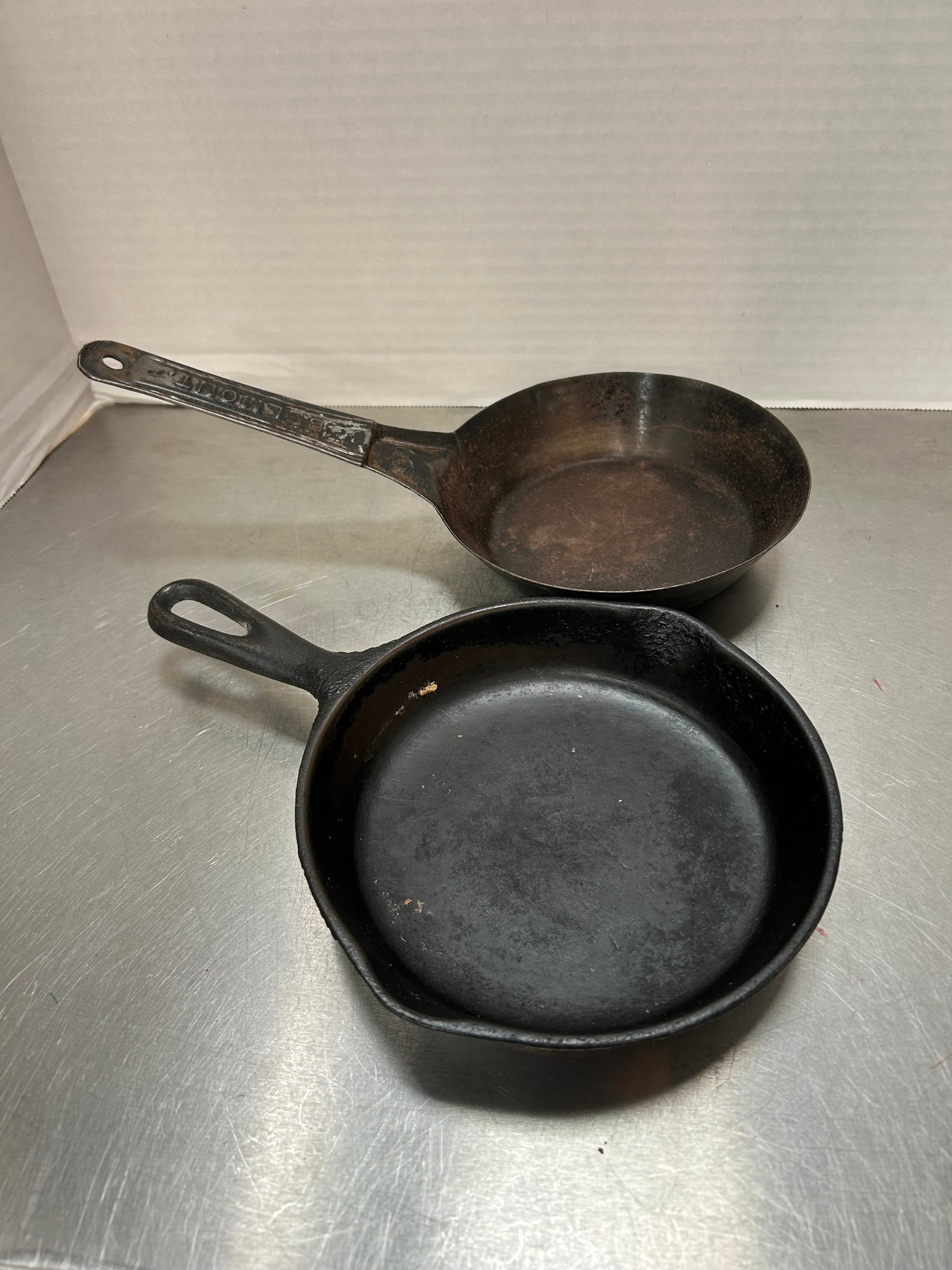 Vintage Belmont No. 00 6" Skillet and 6 1/2" Cast Iron Skillet: .