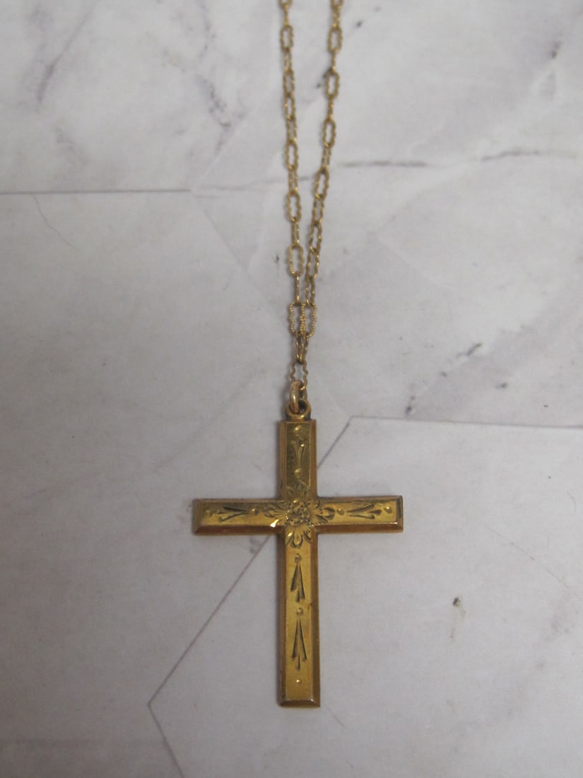 Vintage Cross Pendant on 15" Gold Filled Chain: .