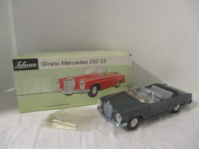 Schuco Girato Mercedes 250 SE 1:20 Scale Wind Up Car in Original Box: Has winding key