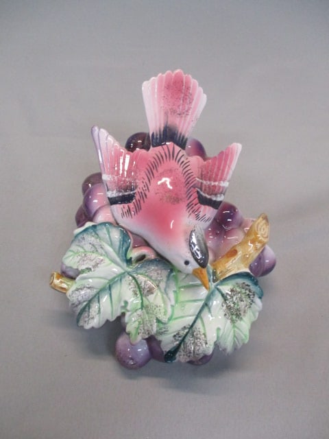 1950's Bradley Exclusives Cardinal on Grapes Wall Pocket (1 of 6)