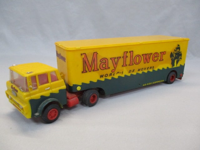 Mayflower World Wide Moving Semi Truck Plastic: Has crack on top 13" long