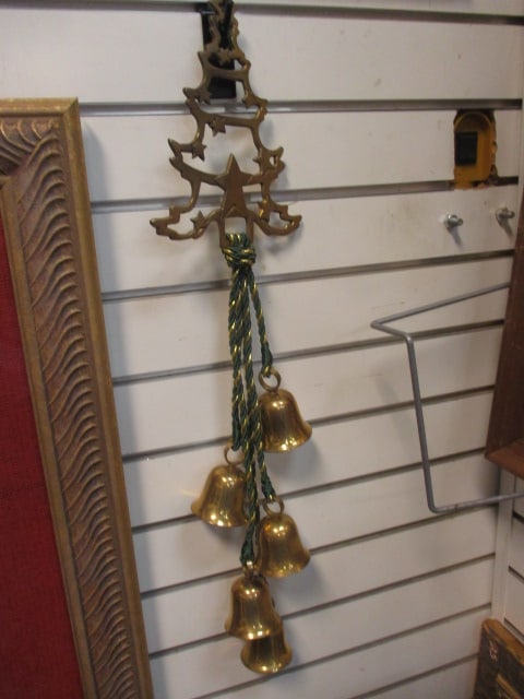 Brass Christmas Bell Wall Hanging (1 of 5)