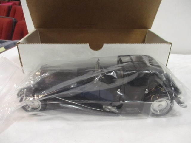 1989 Franklin Mint Precision Models "1930 Bugatti Royale Coupe Napoleon" 1:24 Scale Diecast (1 of 5)