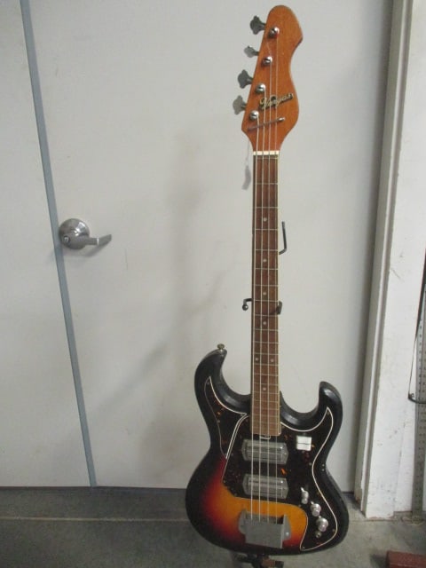 Vintage Vargas Electric Bass Guitar (1 of 17)