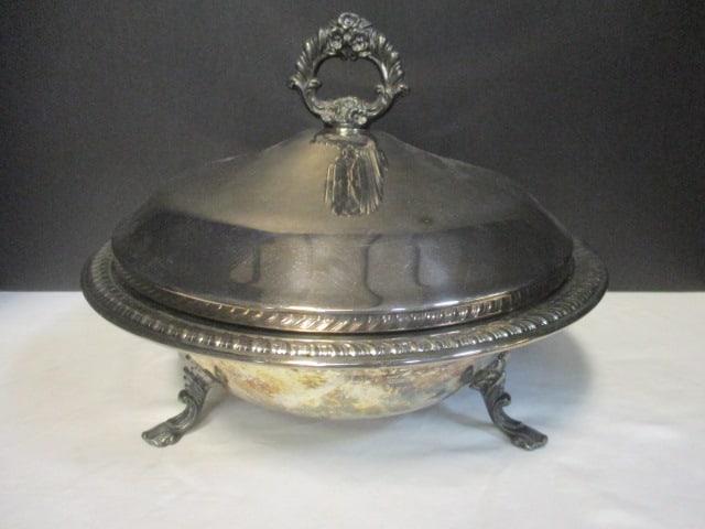 FB Rogers Silverplated Round Covered Serving Dish with Pyrex Liner: .