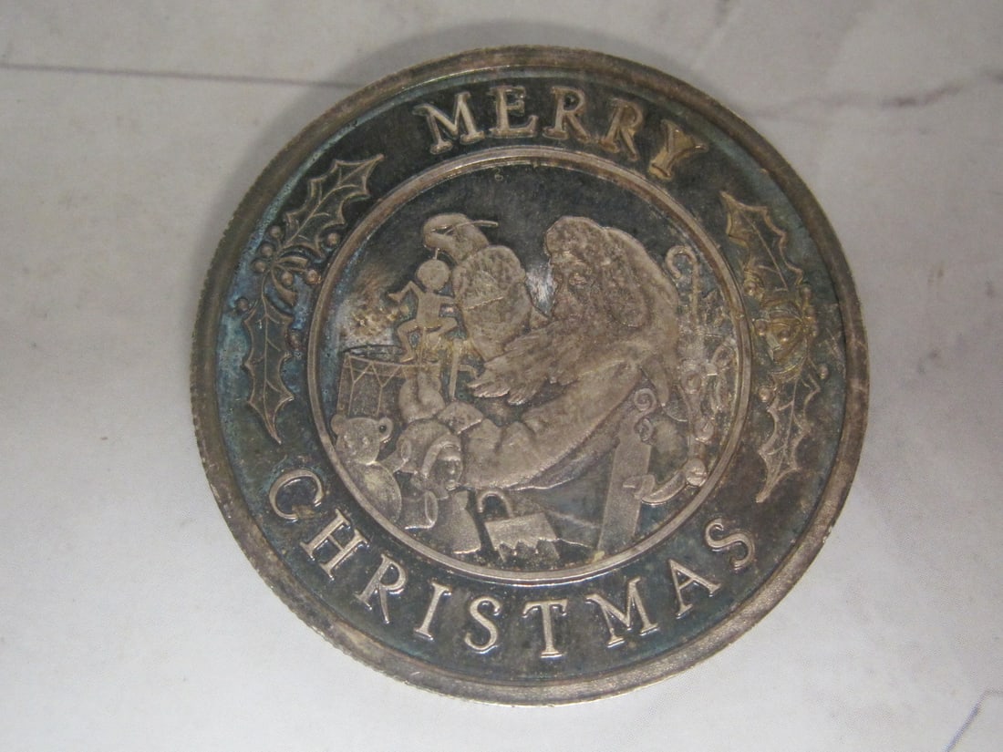 Merry Christmas 1 Ozt .999 Fine Silver Round (1 of 2)