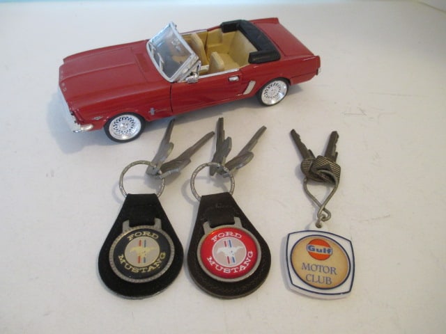 Minichamps 1:24 Scale 1964 1/2 Mustang Convertible Diecast, Two Sets of (1 of 19)