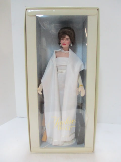 1997 The Franklin Mint "The Jackie Doll" Jacqueline Kennedy Doll in Original Box with COA (1 of 6)