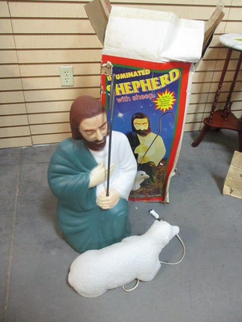 Empire Illimunated Blow Mold Sheperd w/Sheep (#1374): In original box