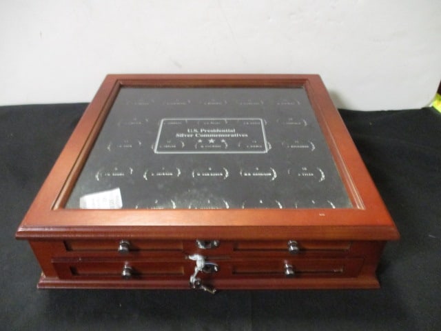 The Danbury Mint "U.S. Presidential Silver Commemoratives" Display Box with Key (1 of 10)