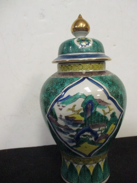 Handpainted Imari Ginger Jar (1 of 9)