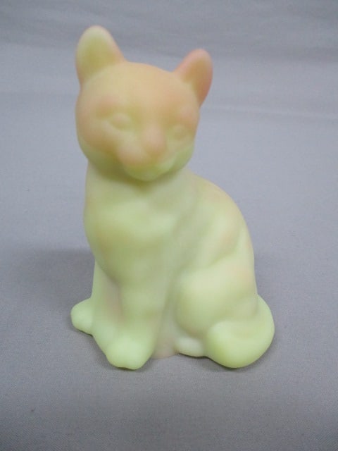 Fenton Uranium Burmese Satin Cat (1 of 3)