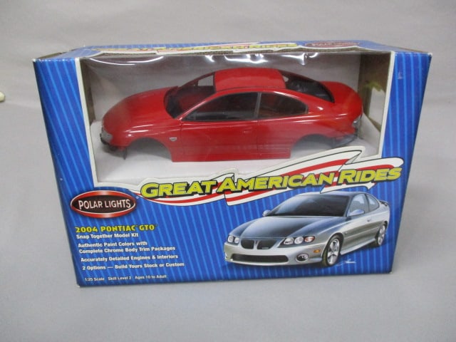 Polar Lights 2004 Pontiac GTO Snap Together Model Kit (1 of 5)