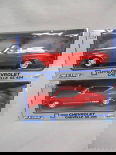 2 Diecast Toy Cars 1:24 Scale By Welly: 1971 Chevrolet Chevelle SS 454 & 1968 Chevrolet Chevelle SS 396 - NOS