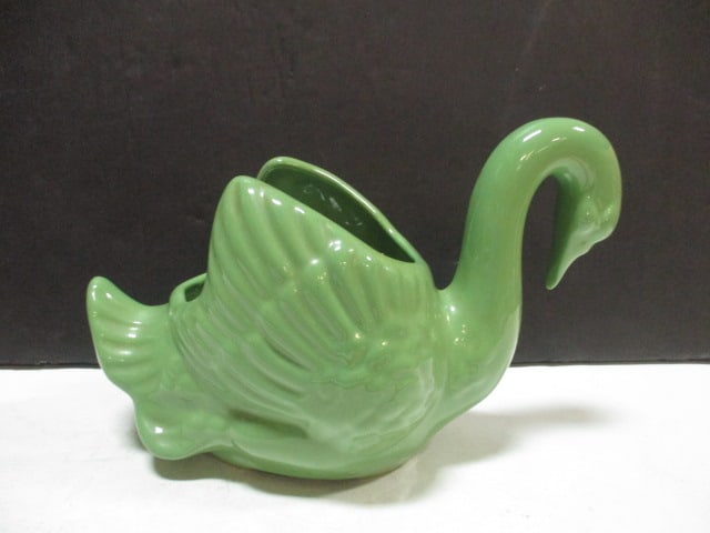 Vintage Ceramic Green Swan Planter (1 of 8)