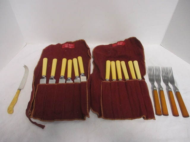 Vintage Bakelite Handle Knives and Forks (1 of 9)