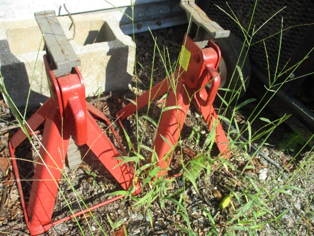Two 6 Ton Jack Stands (1 of 6)