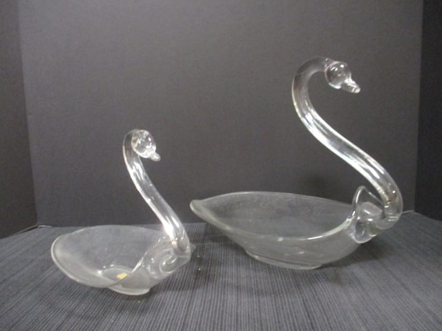 Set of Two Clear Glass Swan Candy Dishes. (1 of 9)