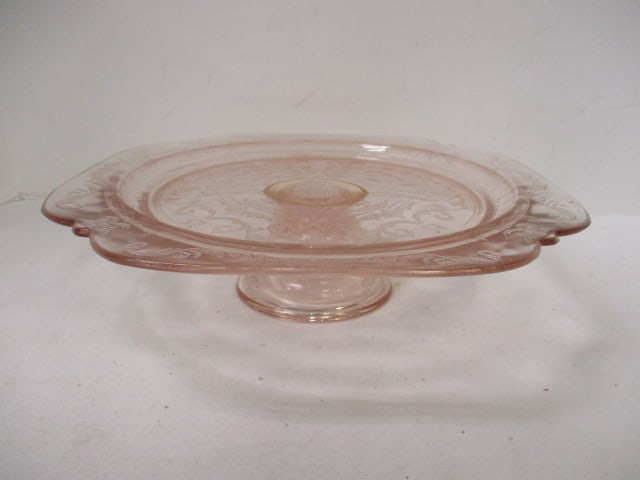 Pink Depression Glass Footed Cake Plate/Serving Tray. (1 of 6)