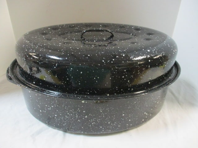 Large Black Speckled Enamel Oval Roaster (1 of 6)