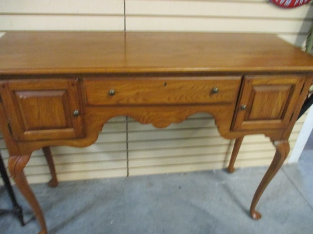 Lexington Oak Huntboard Server: 51 1/2" x 17" x 39 1/2", center lined and divided dovetail drawer, Cabriole Queen Anne legs, Made in USA, Local Pickup Only