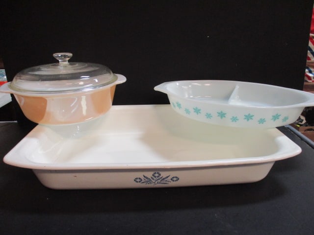 Corning Ware Blue Corn Flower P-76-B Roaster, Pyrex Snowflake Oval Divided 1 1/2 Quart (1 of 10)