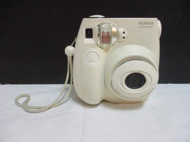 FUJI FILM Instax Mini 7S Instant Camera (1 of 6)