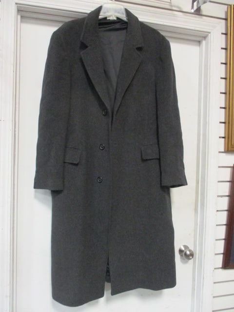 John Weitz Cashmere/Wool Blend Men's Grey Heather Overcoat: Size 44R