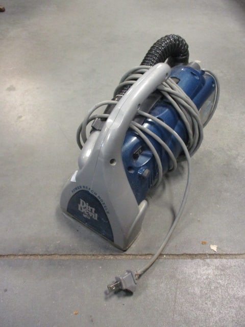 Dirt Devil Bagless Hand Vacuum (1 of 5)