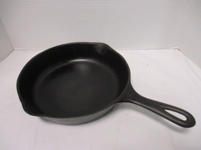 Vintage Wagner Ware Sidney -0- No. 6 Cast Iron Skillet (1 of 6)