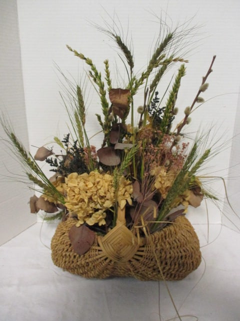 Woven Buttocks Basket with Dried Floral Arrangement (1 of 8)