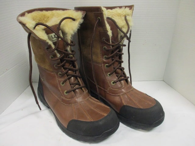 Pair of Gently Worn UGG Style 5521 Butte Men's Tan Leather Boots (1 of 7)