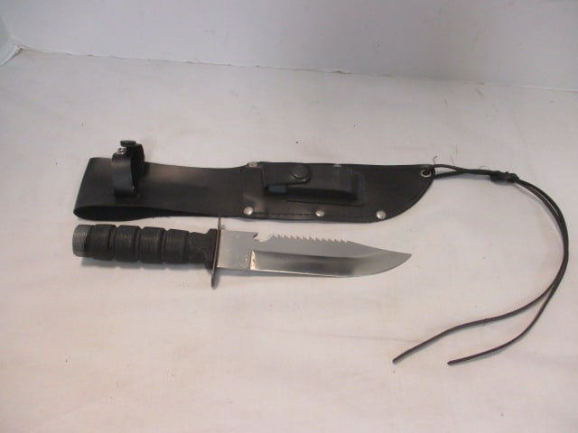 Stainless Steel Hollow Handle Survival Knife with Sheath and Sharpening Stone: screwtop of handle is missing