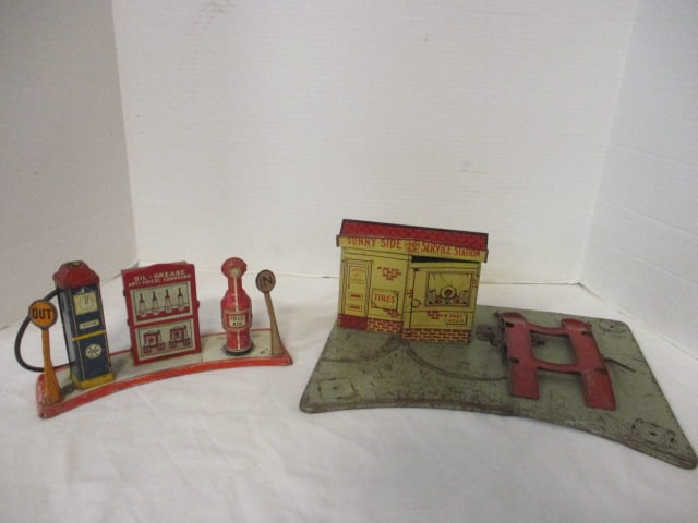 Vintage Marx "Sunny Side Service Station" Pressed Tin Litho Play Set (1 of 10)
