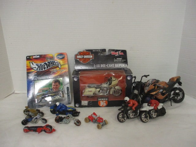 12 Scaled Motorcycle Diecasts: see pictures and preview for selection and condition