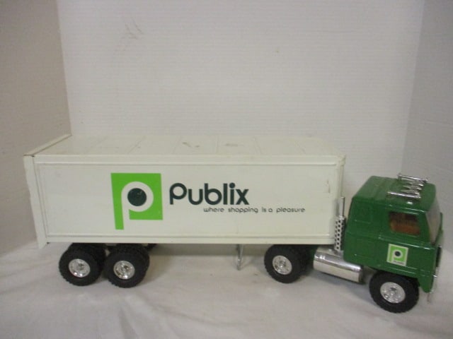 Ertl Pressed Steel "Publix Where Shopping is a Pleasure" Diecast 18 Wheel Truck (1 of 10)