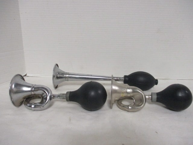 Three Squeeze Bulb Horns: Straight horn air passes through but does not make noise