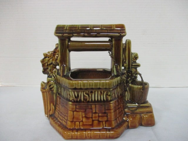 McCoy Wishing Well Planter: .
