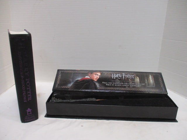 Harry Potter Wand & Harry Potter & the Half Blood Prince Bok: .