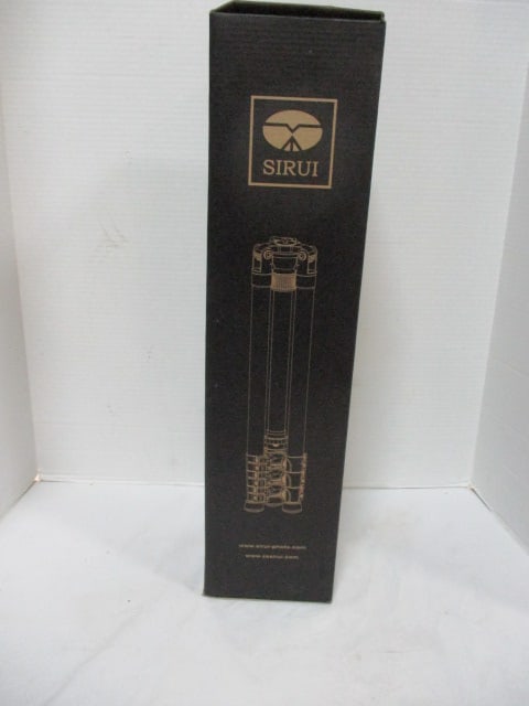 Siruii Professional Photo Equipment Tripod in Box (1 of 4)