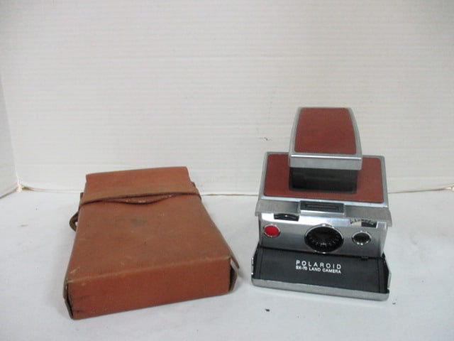 Polaroid SX-70 Land Camera in carry case: see all pictures