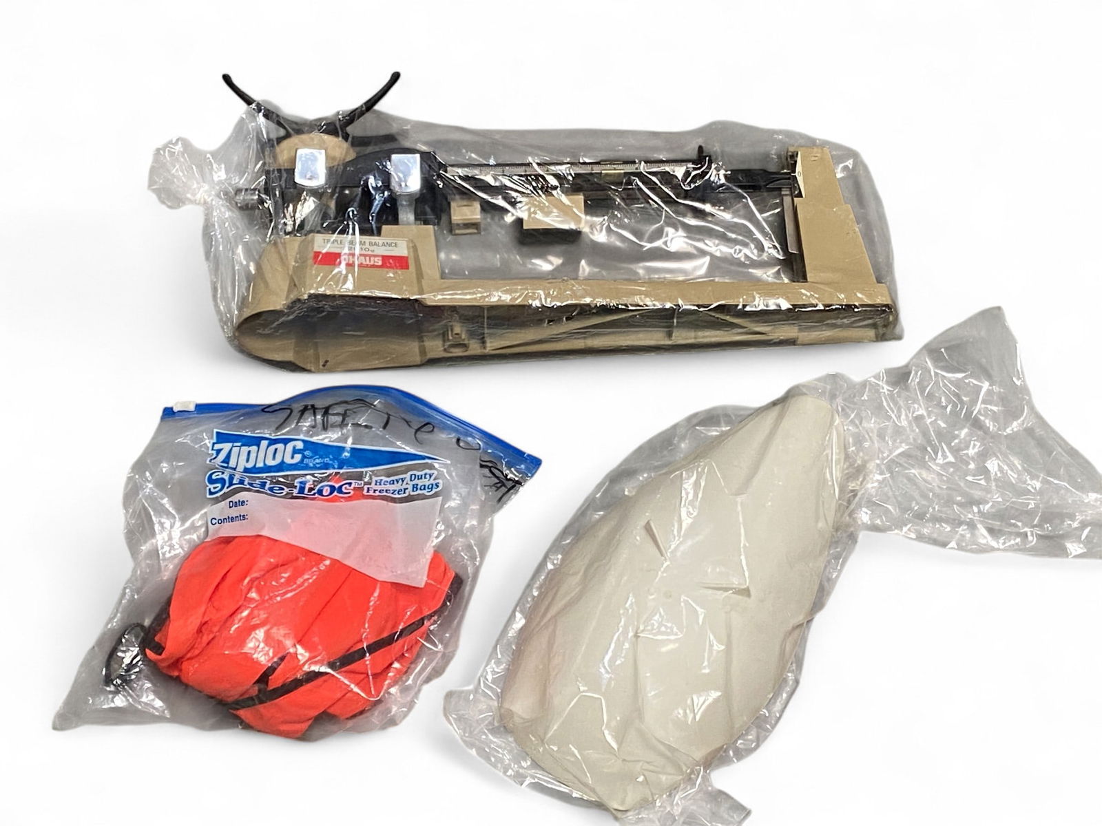 Ohaus Triple Beam 2610g Balance, Ohaus Polypropylene Tray and a Safety Vest (1 of 6)