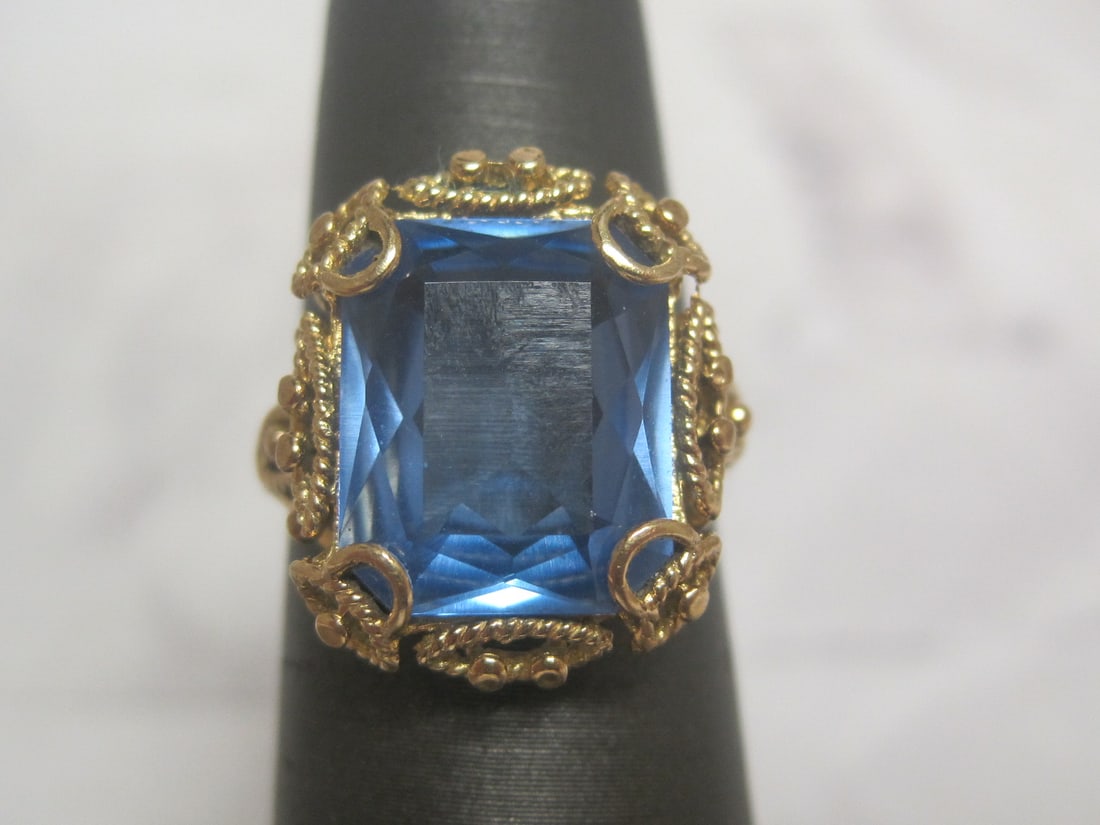 14k Gold Blue Topaz Ring (1 of 4)